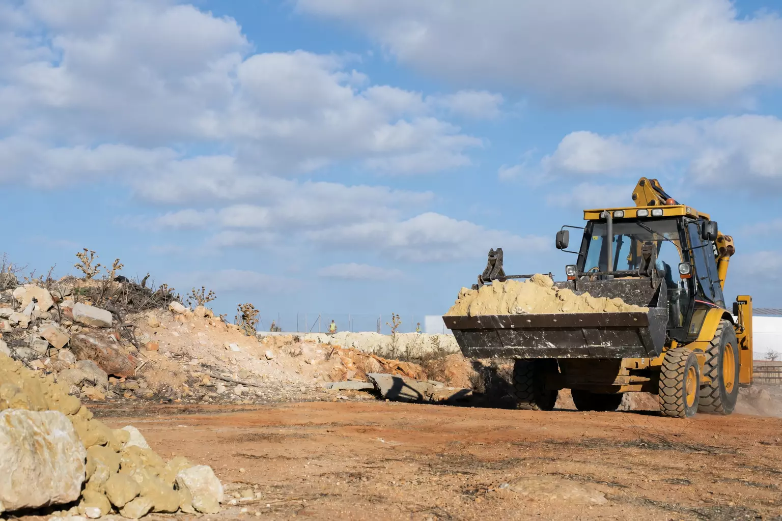 Аренда экскаватора-погрузчика JCB 3CX
