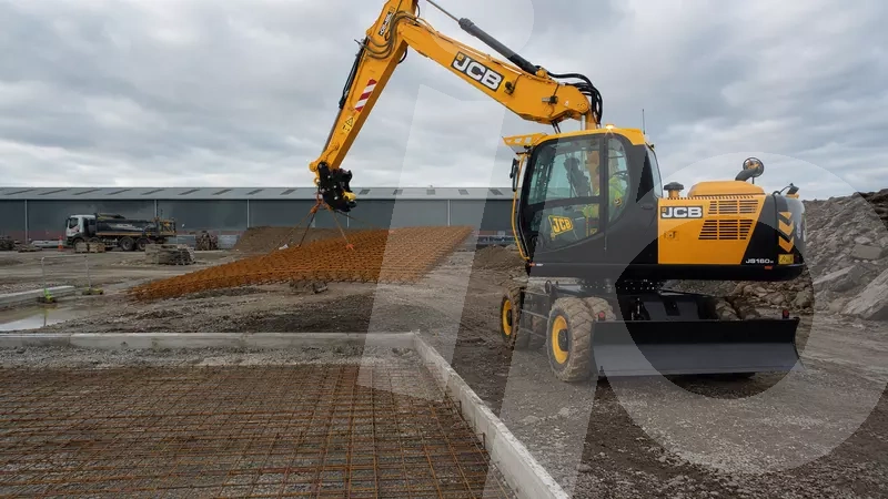 Колесный экскаватор JCB JS160