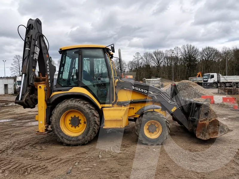 Экскаватор-погрузчик VOLVO BL61B
