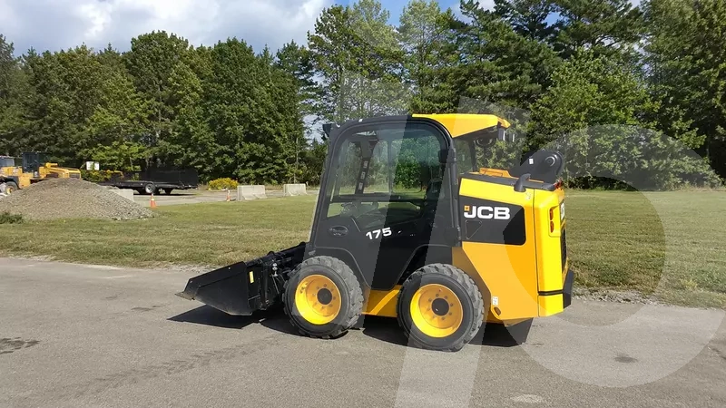 Мини-погрузчик JCB 175