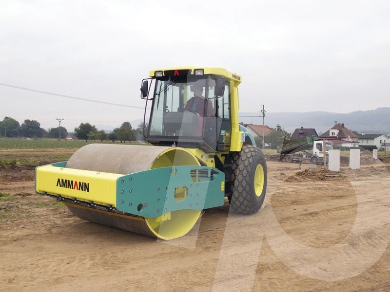 Каток AMMANN ASC 150 D
