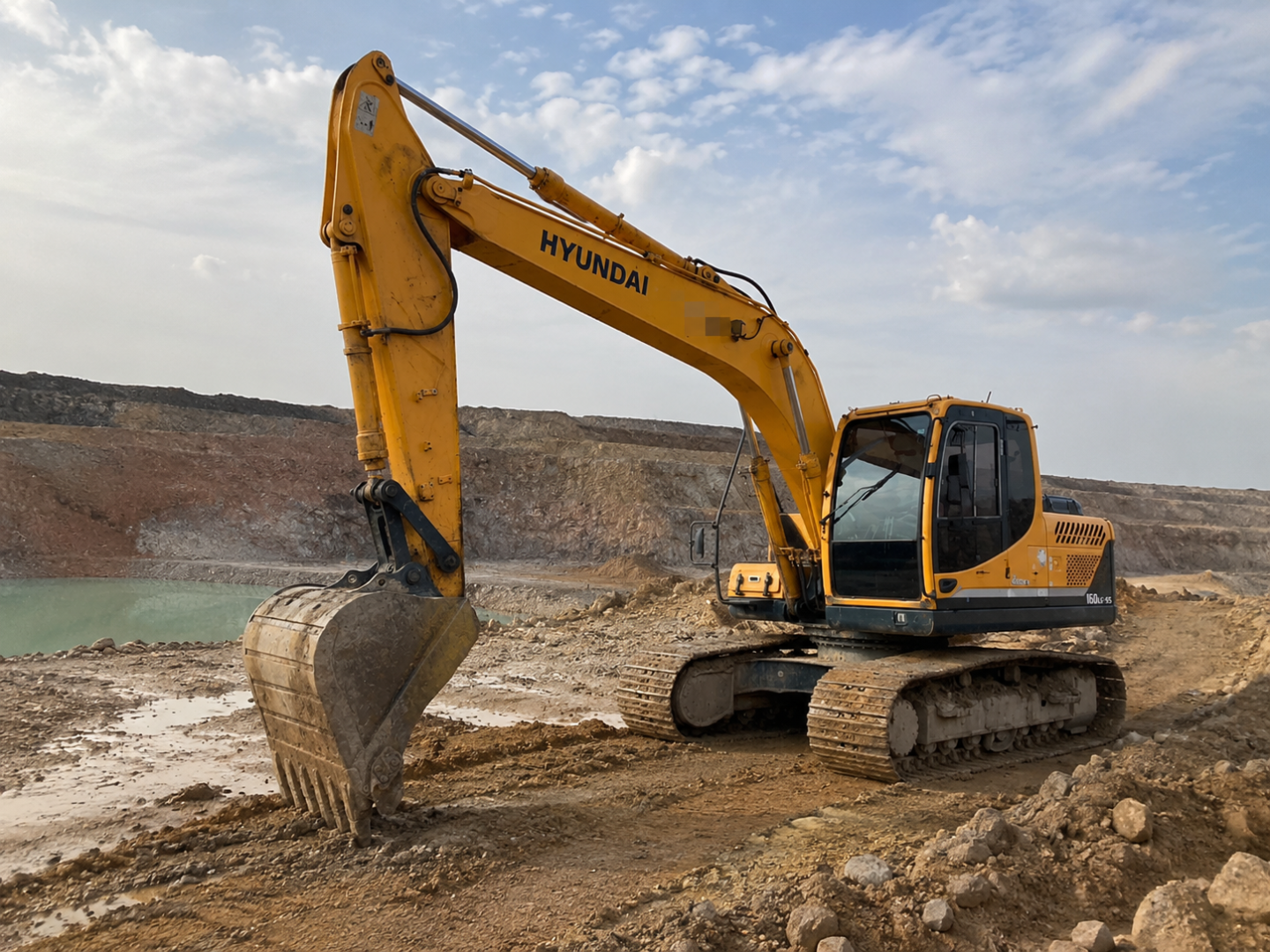 Гусеничный экскаватор Hyundai R 160lc 9s