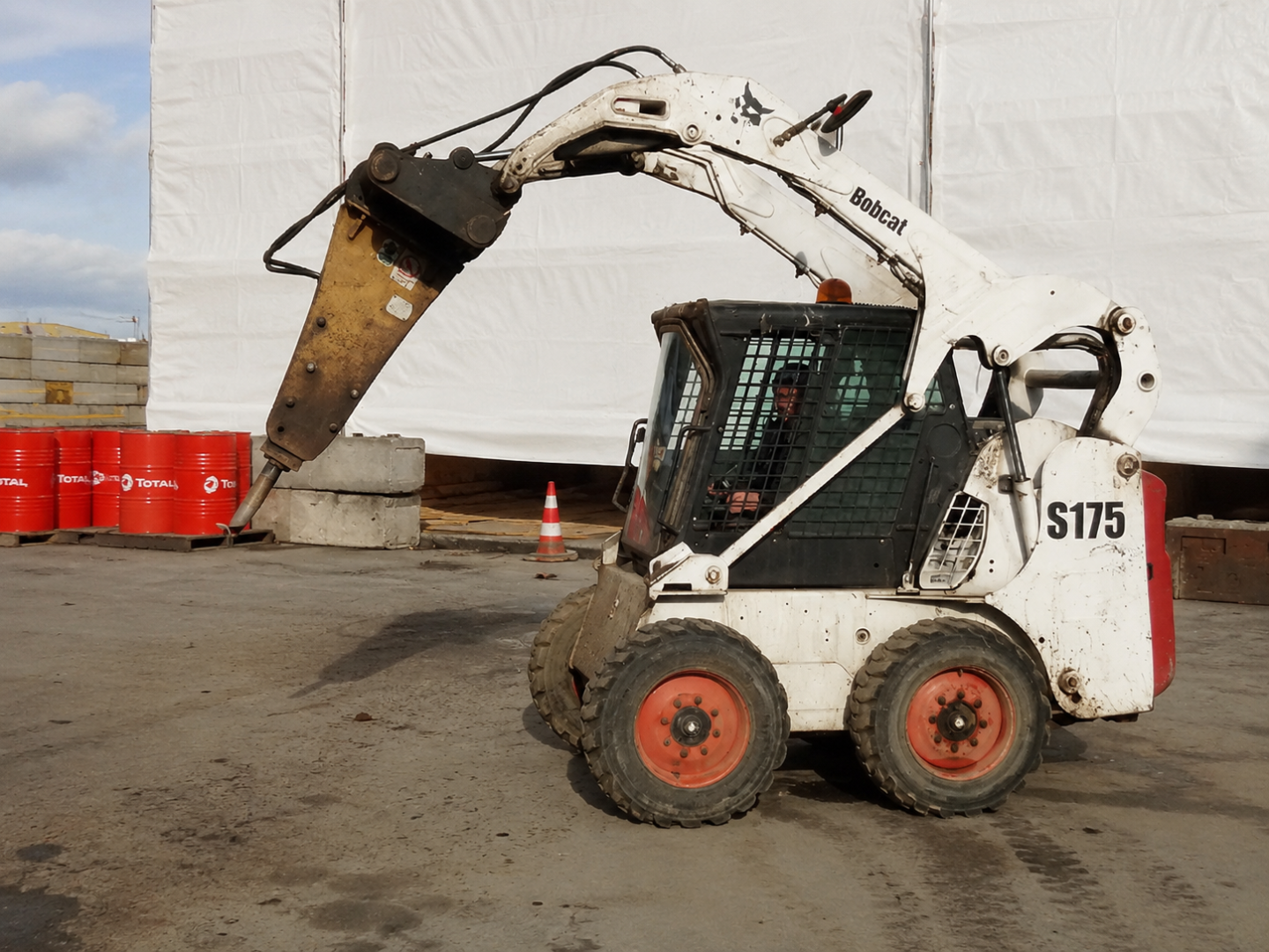 Мини погрузчик Bobcat s175