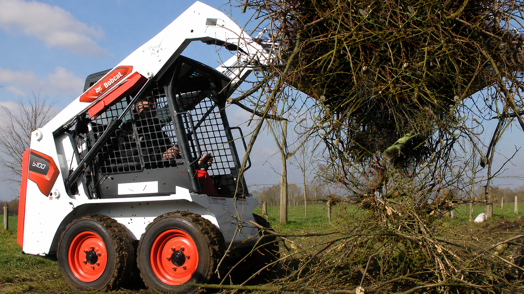 Мини погрузчик Bobcat s100